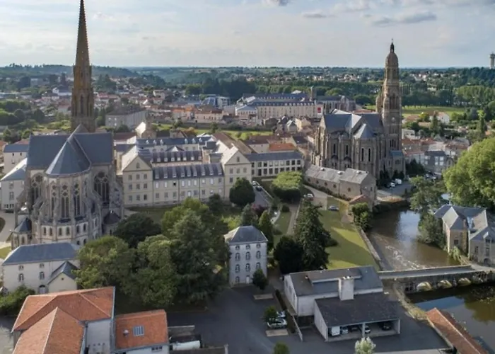 Appartement D'artagnan Confort Et Calme Pour Les Familles